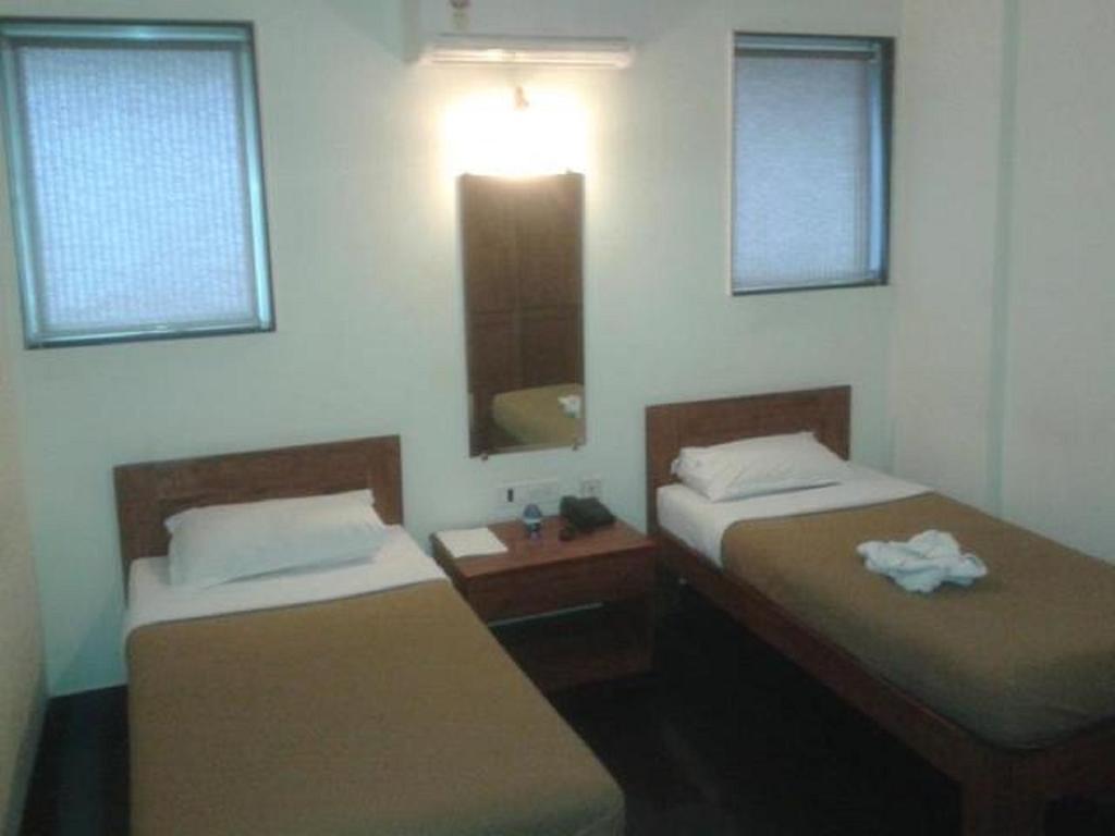 Hotel Q Deck Mumbai Exterior foto