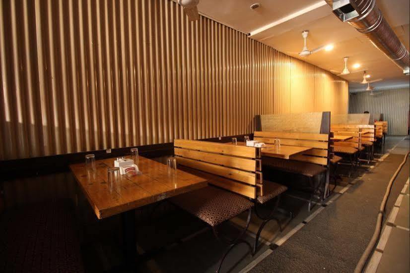 Hotel Q Deck Mumbai Exterior foto